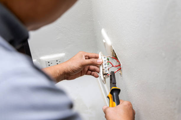 Best Licensed Electrician  in Lawrence, MA